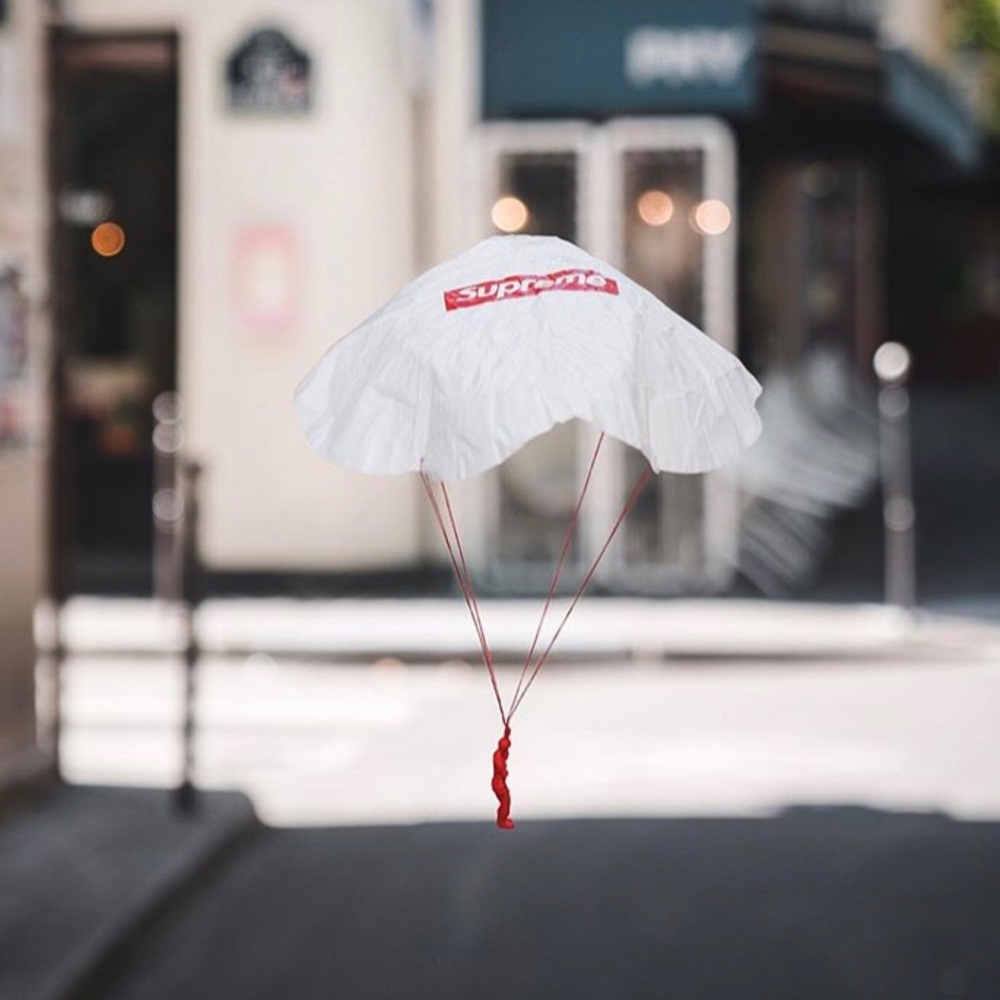 Supreme Mini Army Paratrooper Parachute Figure Toy Set of 3